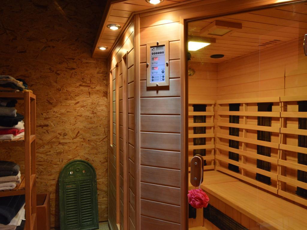 Cozy Holiday Home In Odeigne With Sauna Exterior foto